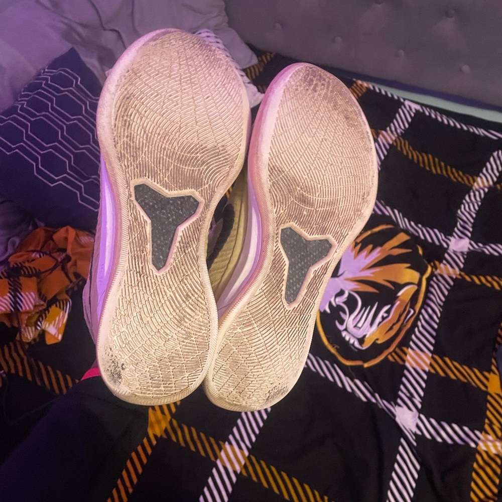 kobe ad mid tan